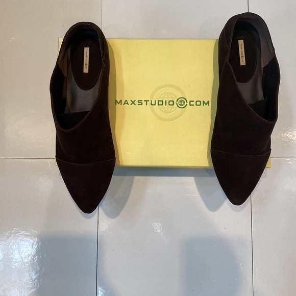 Max Studio Lively 2 dark brown 💯 suede flats. Traction bottom.Size 6.5 NWT/Box - Picture 5 of 11